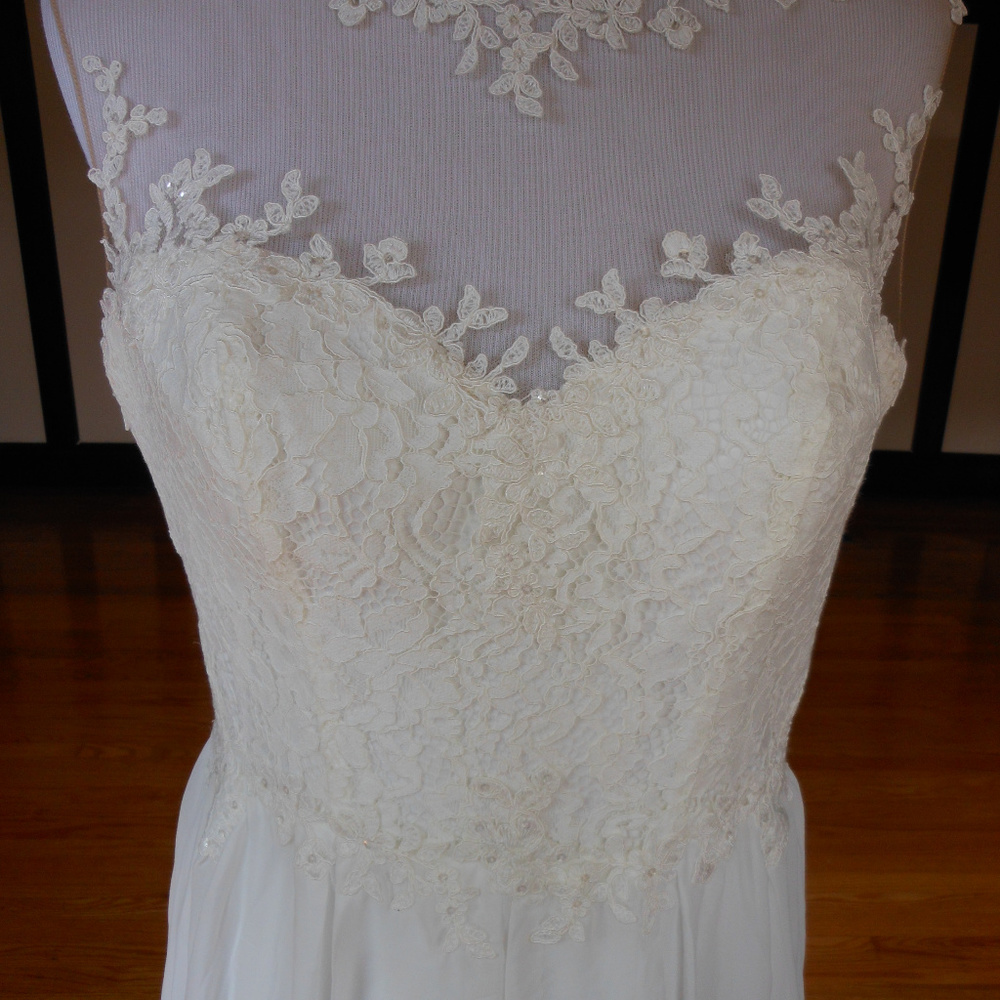 White One by Pronovias Wedding Dress Firenze - Picture 6 of 8